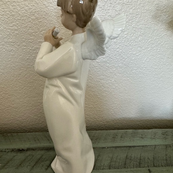Lladro Nao Porcelain Angel with Flute - Picture 6 of 8